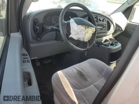 2003 Ford Econoline Cargo Recreational z VIN 1FDRE14W23HB83139, wystawiony jako Copart lot #47659815 z przebiegiem 238 771 mil mil oraz Szkoda całkowita • Salvage title. Historia ofert i sprzedaży dostępna na DreamBid. Obrazek 8.