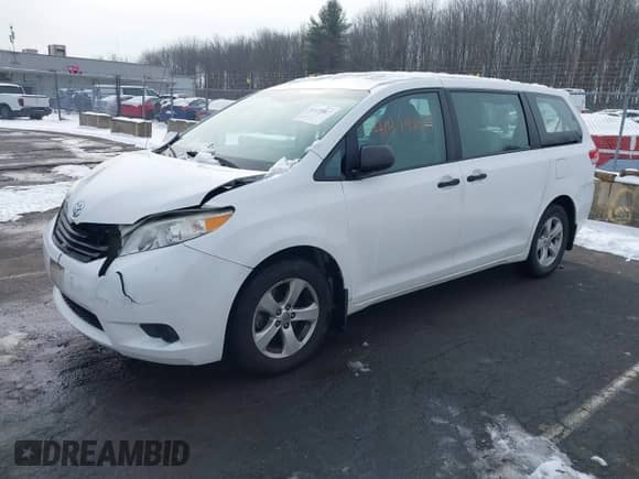 2011 Toyota Sienna с VIN 5TDKA3DC6BS006705, выставлен на аукционе IAAI как лот 41479327 с пробегом 74 070 миль миль и . История ставок и продаж доступна на DreamBid. Изображение 18.
