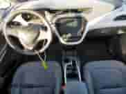 2019 Chevrolet Bolt EV Premier z VIN 1G1FZ6S03K4134764, wystawiony jako Copart lot #67142162 z przebiegiem 27 836 mil mil oraz . Historia ofert i sprzedaży dostępna na DreamBid. Obrazek 9.