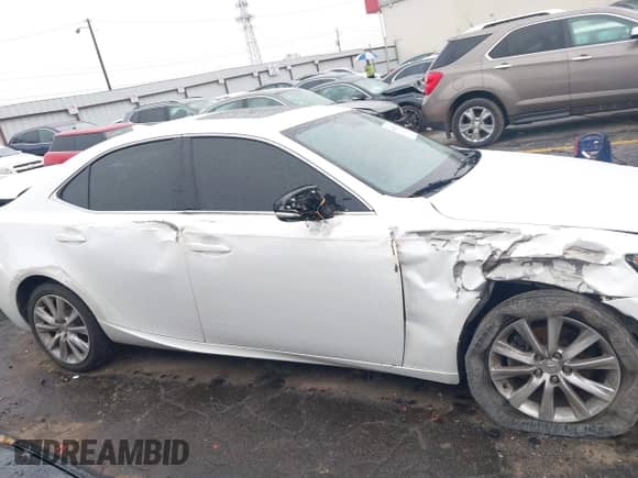 2015 Lexus IS 250 с VIN JTHCF1D27F5028739, выставлен на аукционе IAAI как лот 41621245 с пробегом 41 116 миль миль и . История ставок и продаж доступна на DreamBid. Изображение 6.