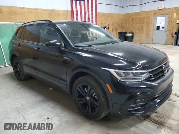 2024 Volkswagen Tiguan SE R-Line Black с VIN 3VV8B7AX2RM216865, выставлен на аукционе Copart как лот 60512595 с пробегом 3 277 миль миль и Чистый • Clean title. История ставок и продаж доступна на DreamBid. Изображение 4.