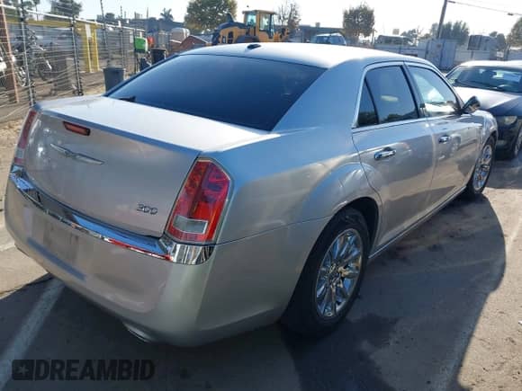 2012 Chrysler 300 Limited с VIN 2C3CCACG5CH224727, выставлен на аукционе IAAI как лот 43398161 с пробегом 95 061 миль миль и . История ставок и продаж доступна на DreamBid. Изображение 4.