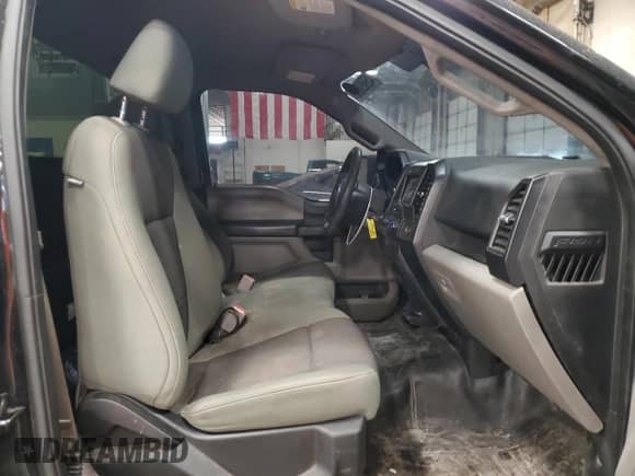 2017 Ford F-150 XL с VIN 1FTMF1EF3HFC68701, выставлен на аукционе Copart как лот 45989805 с пробегом 104 233 миль миль и Списание • Salvage title. История ставок и продаж доступна на DreamBid. Изображение 10.