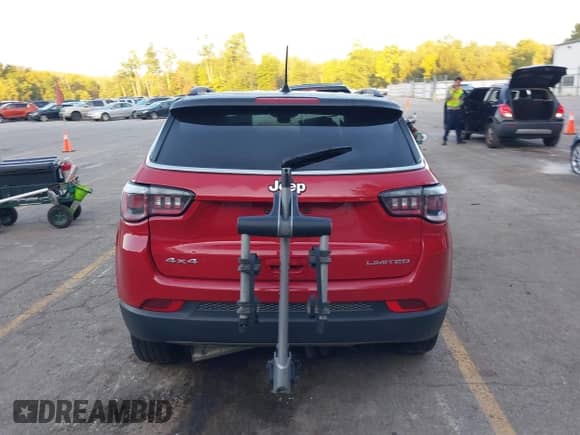 2019 Jeep Compass Limited with VIN 3C4NJDCB5KT646194, listed as a IAAI auction lot 43191478 with Not provided miles and . Bid and sale history available at DreamBid. Image 16.