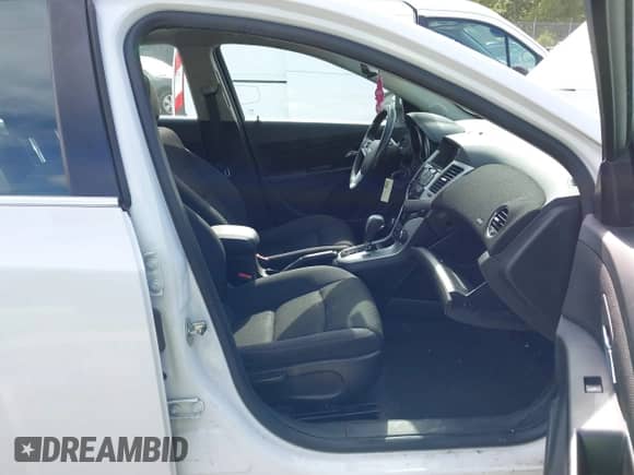 2014 Chevrolet Cruze 1LT with VIN 1G1PC5SB4E7470010, listed as a IAAI auction lot 43078287 with 118,782 mi miles and . Bid and sale history available at DreamBid. Image 5.