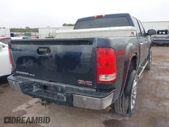 2007 GMC Sierra 1500 SLE1 z VIN 2GTEK13M371542065, wystawiony jako IAAI lot #43422971 z przebiegiem 308 697 mil mil oraz . Historia ofert i sprzedaży dostępna na DreamBid. Obrazek 4.