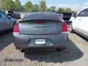 2021 Chrysler 300 S z VIN 2C3CCABT9MH515876, wystawiony jako IAAI lot #43245438 z przebiegiem 45 238 mil mil oraz . Historia ofert i sprzedaży dostępna na DreamBid. Obrazek 17.
