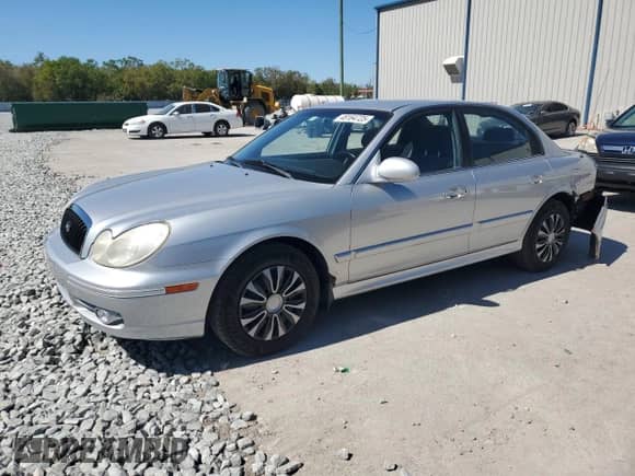 2004 Hyundai Sonata z VIN KMHWF25H54A989637, wystawiony jako Copart lot #48164725 z przebiegiem 130 368 mil mil oraz Szkoda całkowita • Salvage title. Historia ofert i sprzedaży dostępna na DreamBid. Obrazek 1.