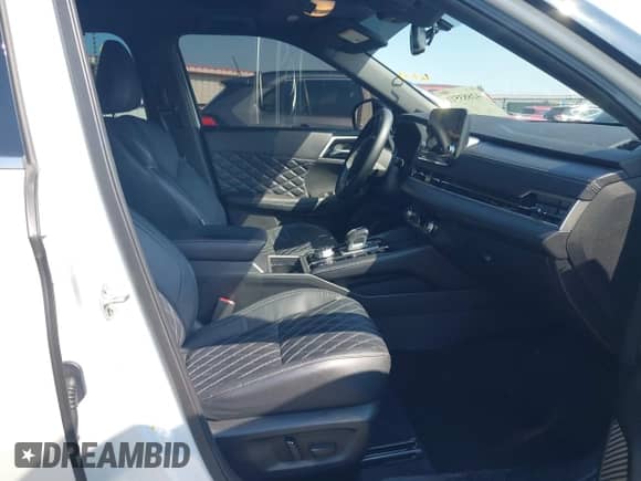 2023 Mitsubishi Outlander SEL z VIN JA4J4VA86PZ010610, wystawiony jako IAAI lot #42883511 z przebiegiem 37 536 mil mil oraz . Historia ofert i sprzedaży dostępna na DreamBid. Obrazek 5.