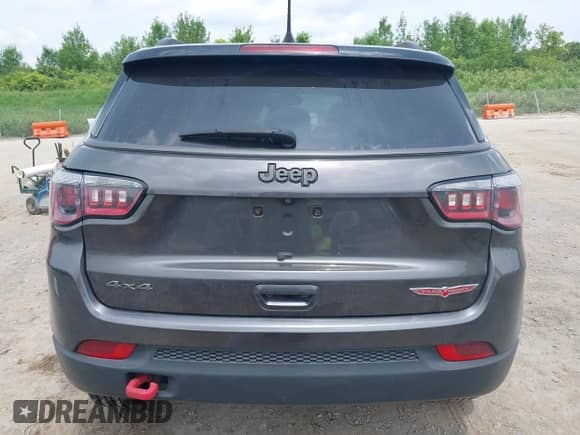2018 Jeep Compass Trailhawk z VIN 3C4NJDDBXJT198919, wystawiony jako IAAI lot #42685470 z przebiegiem 139 764 mil mil oraz . Historia ofert i sprzedaży dostępna na DreamBid. Obrazek 17.