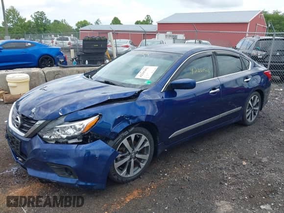 2016 Nissan Altima SR z VIN 1N4AL3AP6GC208925, wystawiony jako IAAI lot #42265402 z przebiegiem 244 533 mil mil oraz . Historia ofert i sprzedaży dostępna na DreamBid. Obrazek 17.