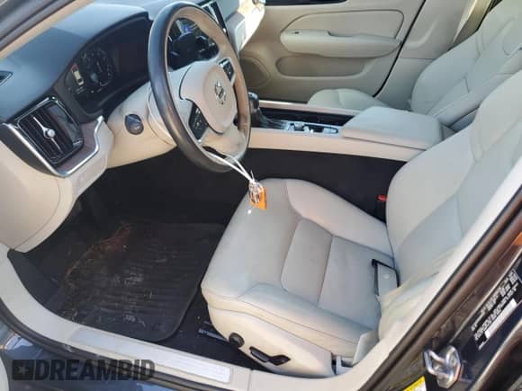 2021 Volvo S60 Momentum z VIN 7JR102FK6MG096059, wystawiony jako Copart lot #80285435 z przebiegiem 38 527 mil mil oraz Szkoda całkowita • Salvage title. Historia ofert i sprzedaży dostępna na DreamBid. Obrazek 7.