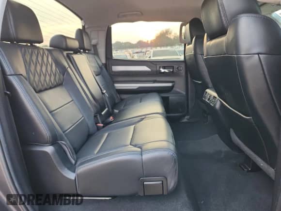 2020 Toyota Tundra Platinum с VIN 5TFGY5F15LX266288, выставлен на аукционе Copart как лот 81099515 с пробегом 124 933 миль миль и Списание • Salvage title. История ставок и продаж доступна на DreamBid. Изображение 10.
