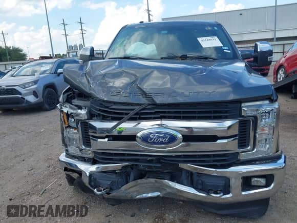 2019 Ford F-250 XL with VIN 1FT7W2BT7KEE03043, listed as a IAAI auction lot 43128632 with 178,854 mi miles and . Bid and sale history available at DreamBid. Image 6.