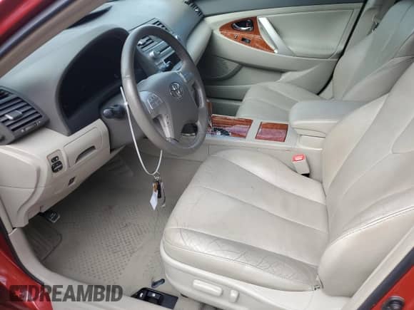 2011 Toyota Camry LE с VIN 4T1BK3EK5BU613480, выставлен на аукционе Copart как лот 90260065 с пробегом 129 615 миль миль и Списание • Salvage title. История ставок и продаж доступна на DreamBid. Изображение 7.