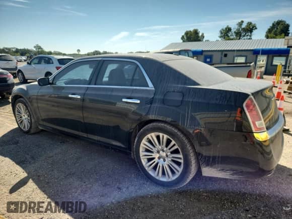 2011 Chrysler 300 Limited с VIN 2C3CA5CG2BH595131, выставлен на аукционе Copart как лот 84431015 с пробегом 168 941 миль миль и Списание • Salvage title. История ставок и продаж доступна на DreamBid. Изображение 2.