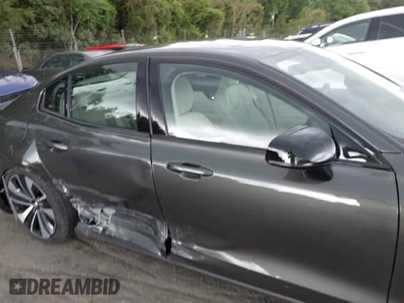 2022 Volvo S60 Momentum с VIN 7JRL12FZ0NG154042, выставлен на аукционе IAAI как лот 42268170 с пробегом 40 638 миль миль и . История ставок и продаж доступна на DreamBid. Изображение 13.