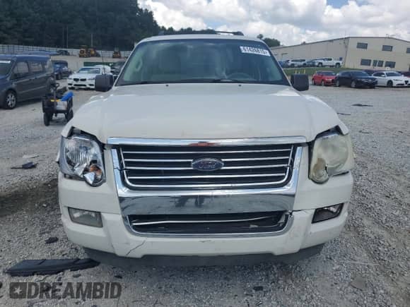 2010 Ford Explorer XLT с VIN 1FMEU6DEXAUA47271, выставлен на аукционе Copart как лот 61426815 с пробегом 324 789 миль миль и Списание • Salvage title. История ставок и продаж доступна на DreamBid. Изображение 5.