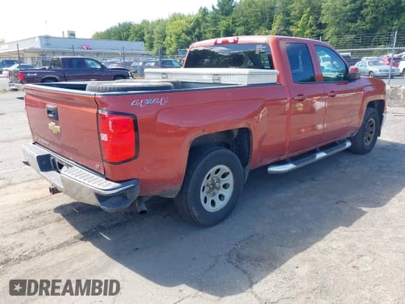 2015 Chevrolet Silverado 1500 LT z VIN 1GCVKREH1FZ194142, wystawiony jako IAAI lot #43016369 z przebiegiem 213 511 mil mil oraz . Historia ofert i sprzedaży dostępna na DreamBid. Obrazek 4.