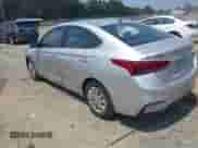 2018 Hyundai Accent SEL z VIN 3KPC24A35JE034306, wystawiony jako IAAI lot #42505216 z przebiegiem 53 999 mil mil oraz . Historia ofert i sprzedaży dostępna na DreamBid. Obrazek 3.