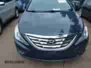 2012 Hyundai Sonata SE с VIN 5NPEC4AC5CH456242, выставлен на аукционе IAAI как лот 43050524 с пробегом 126 560 миль миль и . История ставок и продаж доступна на DreamBid. Изображение 6.