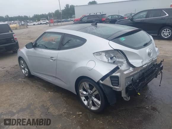 2012 Hyundai Veloster w/Black Int с VIN KMHTC6AD1CU034787, выставлен на аукционе IAAI как лот 42607847 с пробегом 126 912 миль миль и . История ставок и продаж доступна на DreamBid. Изображение 3.