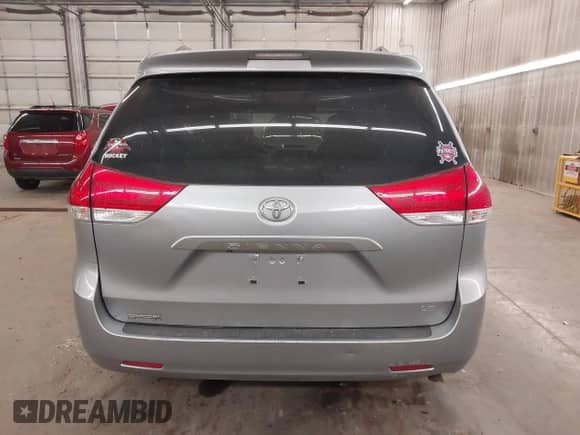 2012 Toyota Sienna LE AAS with VIN 5TDKK3DC2CS265495, listed as a IAAI auction lot 42890699 with 227,296 mi miles and . Bid and sale history available at DreamBid. Image 17.