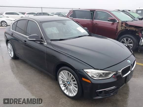 2012 BMW 3 Series 335i z VIN WBA3A9G57CNP35420, wystawiony jako IAAI lot #41449784 z przebiegiem 100 692 mil mil oraz . Historia ofert i sprzedaży dostępna na DreamBid. Obrazek 1.