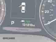 2017 Hyundai Azera Limited z VIN KMHFH4JGXHA588500, wystawiony jako IAAI lot #42888010 z przebiegiem 131 310 mil mil oraz . Historia ofert i sprzedaży dostępna na DreamBid. Obrazek 16.