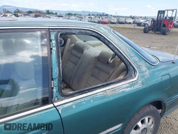 1992 Honda Accord с VIN 1HGCB7272NA037628, выставлен на аукционе IAAI как лот 42052229 с пробегом 248 632 миль миль и . История ставок и продаж доступна на DreamBid. Изображение 12.
