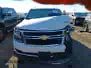 2019 Chevrolet Tahoe LS z VIN 1GNSCAKC3KR238217, wystawiony jako IAAI lot #41382400 z przebiegiem 141 616 mil mil oraz . Historia ofert i sprzedaży dostępna na DreamBid. Obrazek 12.
