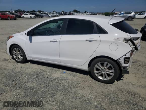 2014 Hyundai Elantra with VIN KMHD35LH8EU193341, listed as a Copart auction lot 58849055 with 133,988 mi miles and Salvage title. Bid and sale history available at DreamBid. Image 2.