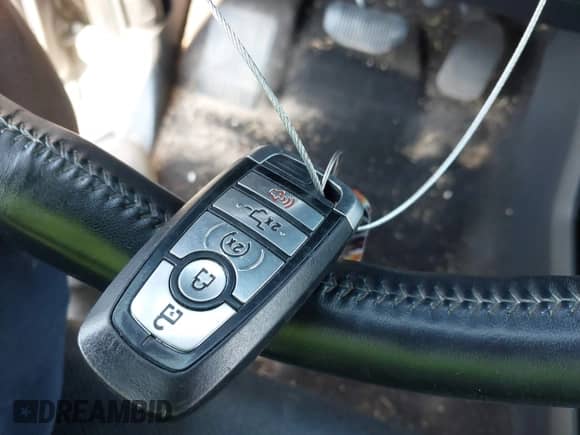 2021 Ford F-150 XL с VIN 1FTEW1C55MFC71026, выставлен на аукционе IAAI как лот 43030290 с пробегом 182 196 миль миль и . История ставок и продаж доступна на DreamBid. Изображение 11.