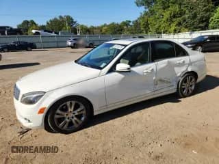 2010 Mercedes-Benz C 300 Sport z VIN WDDGF5EB3AR102111, wystawiony jako Copart lot #85310675 z przebiegiem 225 779 mil mil oraz Szkoda całkowita • Salvage title. Historia ofert i sprzedaży dostępna na DreamBid. Obrazek 1.