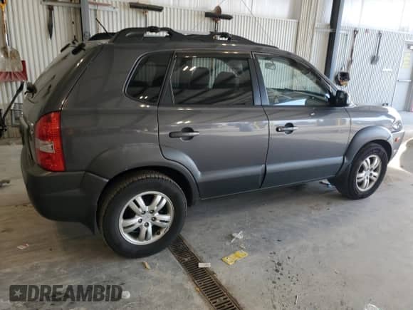 2008 Hyundai Tucson SE с VIN KM8JN72D18U770822, выставлен на аукционе Copart как лот 80837265 с пробегом 117 158 миль миль и Списание • Salvage title. История ставок и продаж доступна на DreamBid. Изображение 3.