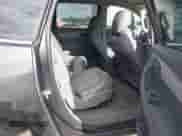 2013 Chevrolet Traverse LT z VIN 1GNKRGKDXDJ106308, wystawiony jako IAAI lot #42617918 z przebiegiem 80 823 mil mil oraz . Historia ofert i sprzedaży dostępna na DreamBid. Obrazek 8.