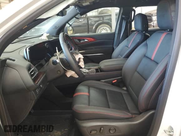 2025 Chevrolet Traverse FWD RS z VIN 1GNERLRS2SJ173881, wystawiony jako Copart lot #66517235 z przebiegiem 3 698 mil mil oraz Szkoda całkowita • Salvage title. Historia ofert i sprzedaży dostępna na DreamBid. Obrazek 7.