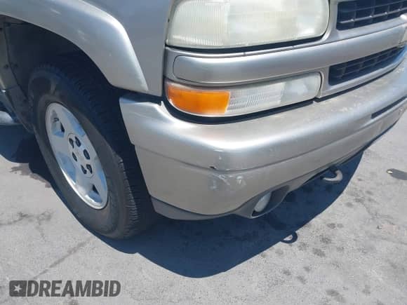 2001 Chevrolet Suburban LS z VIN 3GNFK16T01G237068, wystawiony jako IAAI lot #42772933 z przebiegiem 217 842 mil mil oraz . Historia ofert i sprzedaży dostępna na DreamBid. Obrazek 6.