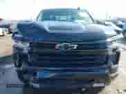 2022 Chevrolet Silverado 1500 RST z VIN 3GCUDEET1NG534651, wystawiony jako IAAI lot #41698902 z przebiegiem 44 823 mil mil oraz . Historia ofert i sprzedaży dostępna na DreamBid. Obrazek 12.