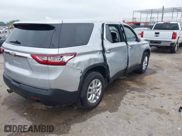2021 Chevrolet Traverse LS z VIN 1GNERFKW1MJ254095, wystawiony jako IAAI lot #42336687 z przebiegiem Nie podano mil oraz . Historia ofert i sprzedaży dostępna na DreamBid. Obrazek 4.