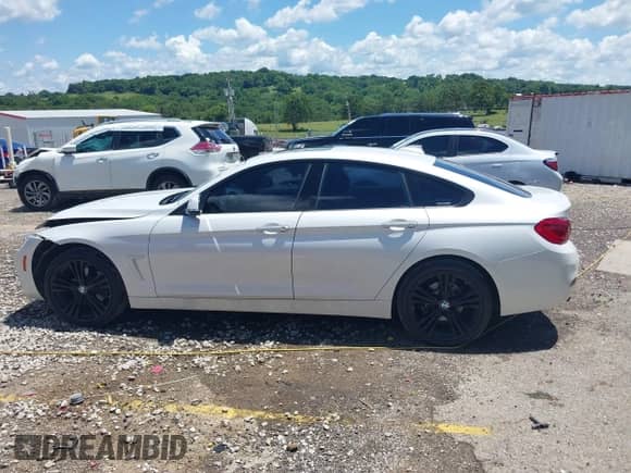 2018 BMW 4 Series 430i xDrive с VIN WBA4J3C5XJBL04818, выставлен на аукционе IAAI как лот 42683902 с пробегом 126 687 миль миль и . История ставок и продаж доступна на DreamBid. Изображение 14.