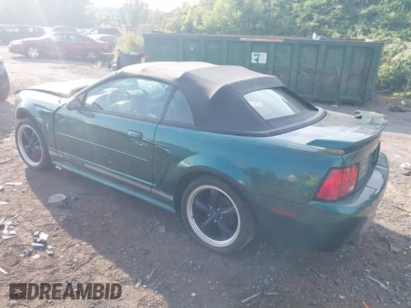 2001 Ford Mustang Deluxe with VIN 1FAFP44431F154216, listed as a IAAI auction lot 43208544 with Not provided miles and . Bid and sale history available at DreamBid. Image 3.