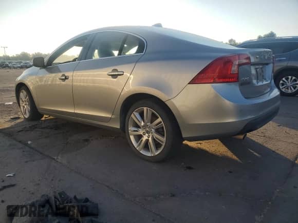 2011 Volvo S60 с VIN YV1902FH2B2013429, выставлен на аукционе Copart как лот 65014925 с пробегом 85 459 миль миль и Чистый • Clean title. История ставок и продаж доступна на DreamBid. Изображение 2.