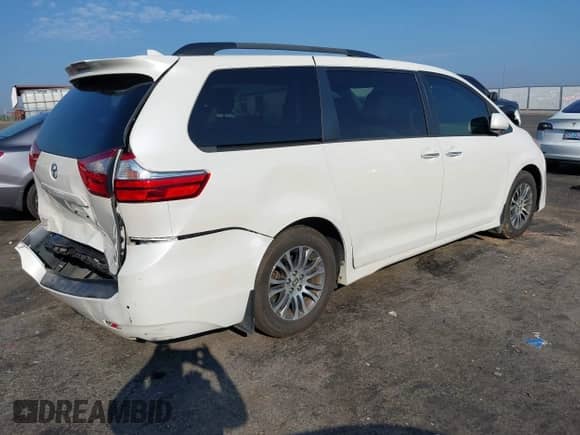 2018 Toyota Sienna XLE with VIN 5TDYZ3DC9JS956753, listed as a IAAI auction lot 43255578 with 136,045 mi miles and . Bid and sale history available at DreamBid. Image 4.