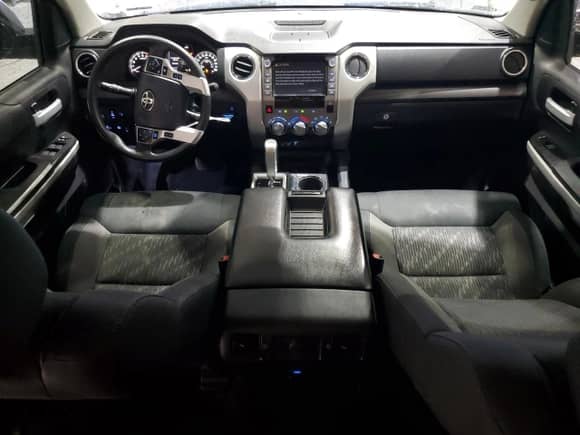 2020 Toyota Tundra SR5 with VIN 5TFEY5F14LX261476, listed as a Copart auction lot 70022205 with 180,181 mi miles and Salvage title. Bid and sale history available at DreamBid. Image 8.
