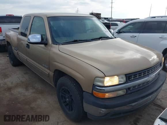 2000 Chevrolet Silverado 1500 LS with VIN 2GCEC19V4Y1374130, listed as a IAAI auction lot 42953070 with 153,252 mi miles and . Bid and sale history available at DreamBid. Image 1.
