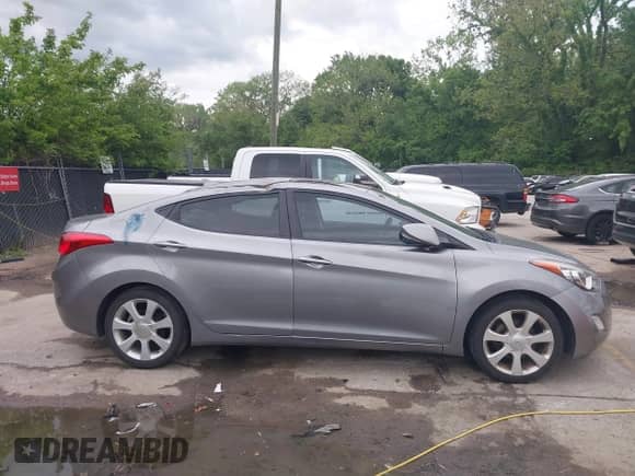 2011 Hyundai Elantra GLS z VIN KMHDH4AE3BU139543, wystawiony jako IAAI lot #42201869 z przebiegiem 140 685 mil mil oraz . Historia ofert i sprzedaży dostępna na DreamBid. Obrazek 13.