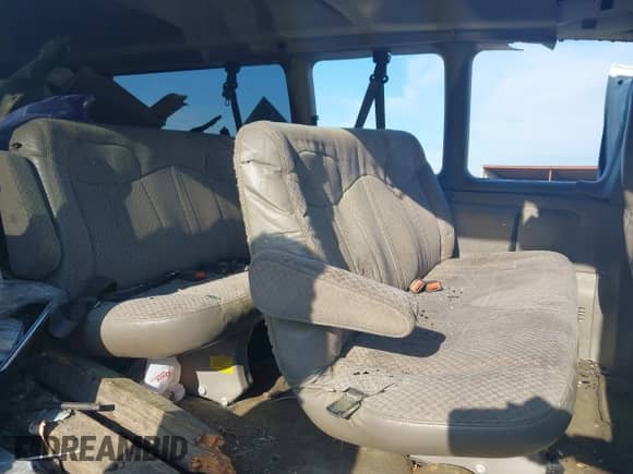 2001 Chevrolet Express with VIN 1GAHG39RX11218372, listed as a IAAI auction lot 42101819 with Not provided miles and . Bid and sale history available at DreamBid. Image 8.