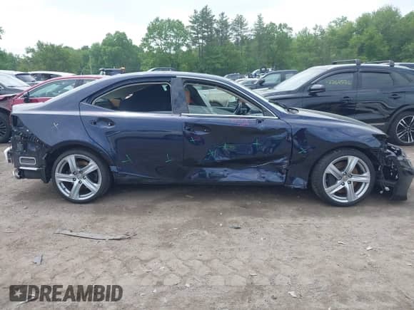 2018 Lexus IS 300 z VIN JTHC81D23J5028949, wystawiony jako IAAI lot #42347874 z przebiegiem 60 895 mil mil oraz . Historia ofert i sprzedaży dostępna na DreamBid. Obrazek 14.