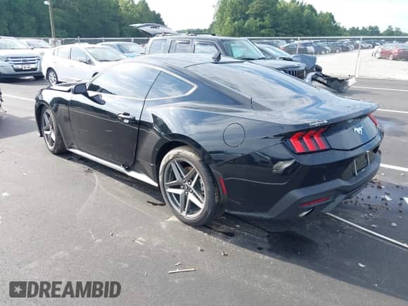 2025 Ford Mustang EcoBoost with VIN 1FA6P8TH9S5110501, listed as a IAAI auction lot 42981447 with 2,369 mi miles and . Bid and sale history available at DreamBid. Image 3.